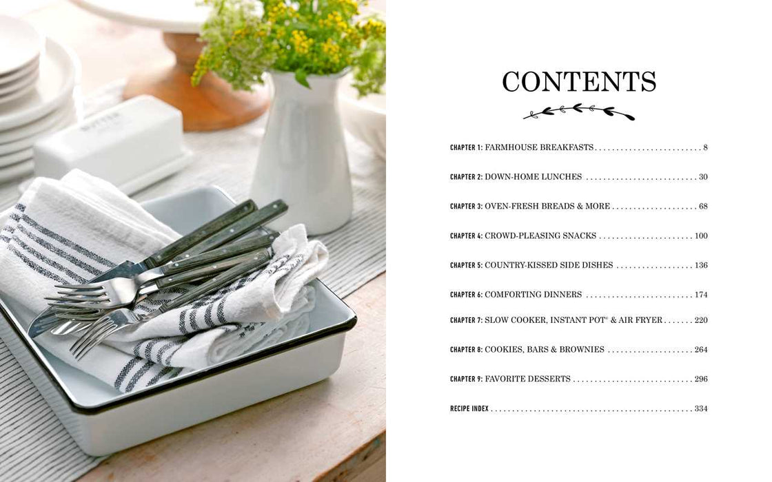 Simon & Schuster - Taste of Home Farmhouse Favorites by: Hardcover; 336 pages / English