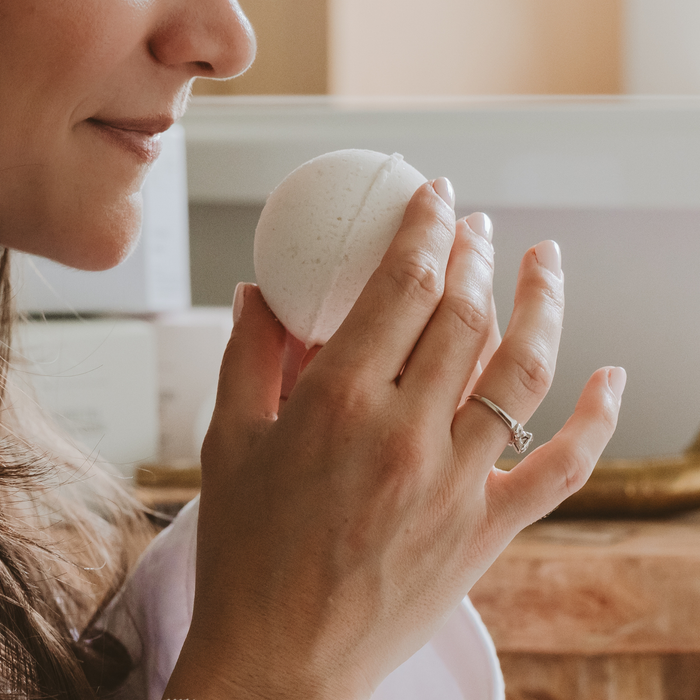 Sweet Water Decor - *NEW* White Tea and Jasmine 4.6 oz Bath Bomb