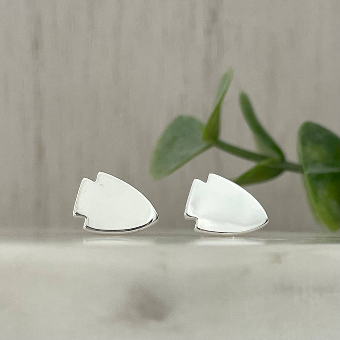 Arrowhead Stud Earrings: Gold