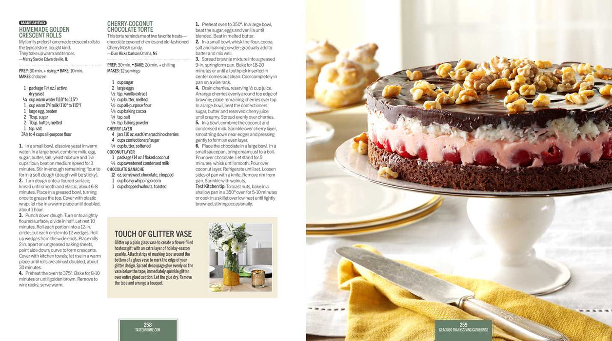 Simon & Schuster - Taste of Home Christmas 2E by Editors at Taste of Home: Paperback; 320 pages / English
