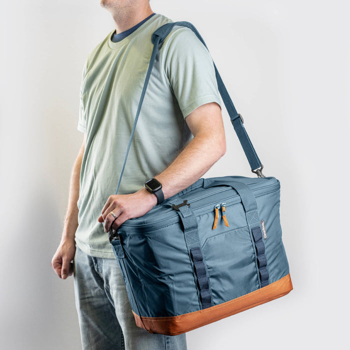 CleverMade - Pacifica Collapsible Cooler: Charcoal/Cognac / 30 Can